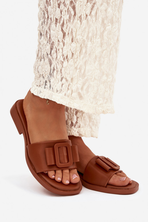 zapatillas de mujer con tacones anchos con hebillas color marrón Melivra