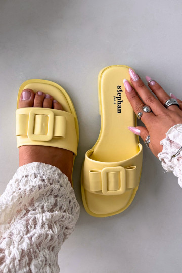 Zapatillas femeninas con tacones anchos y hebillas color amarillo "Melivra" 2