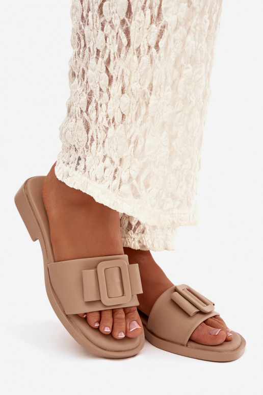 zapatillas de mujer con tacones anchos con hebillas beige Melivra