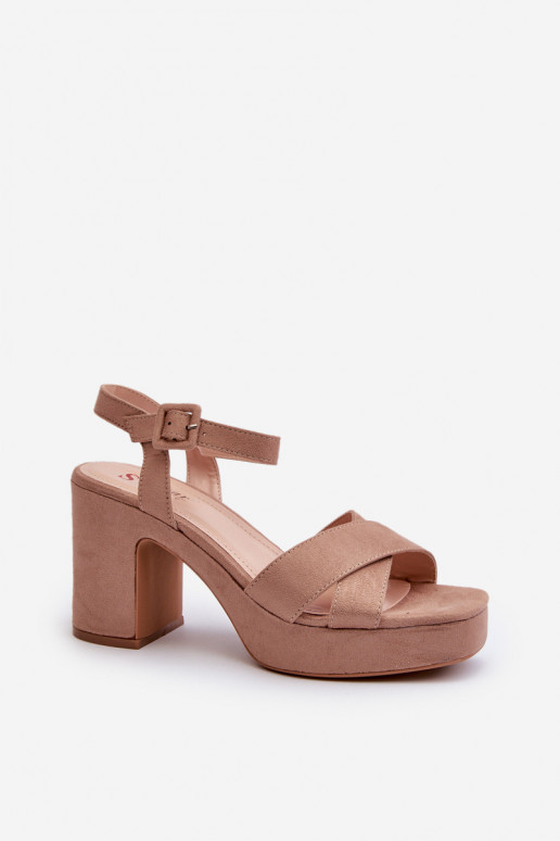 Sandalias de mujerde gamuza ecológicau con tacones y plataforma beige Sakane