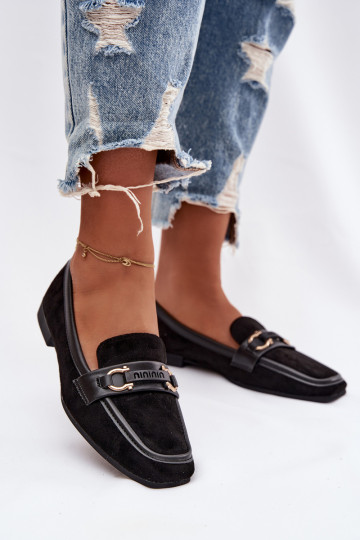 Mocasines de mujer de color negro con elementos decorativos Evelora