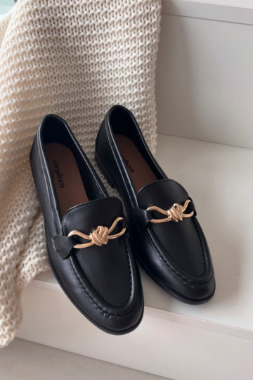 Mocasines femeninos con detalles decorativos color negro "Rosynne"
