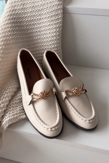 Mocasines femeninos con detalles decorativos color marfil "Rosynne" 2