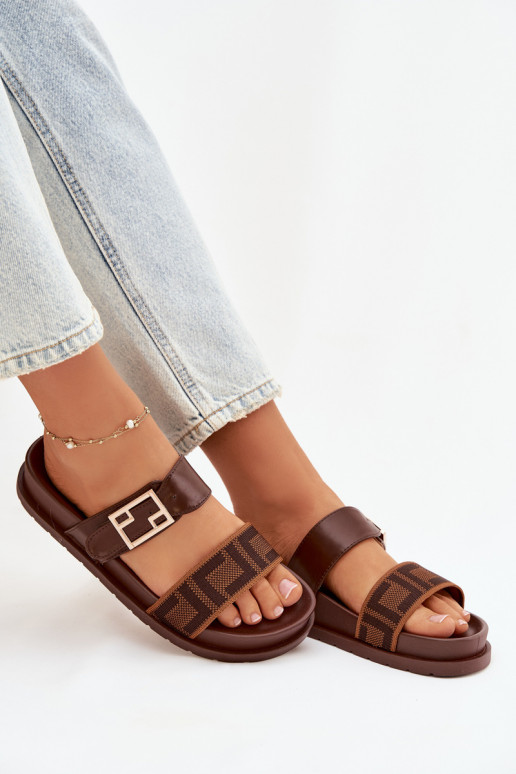 Zapatillas de mujer con hebillas doradas, color marrón