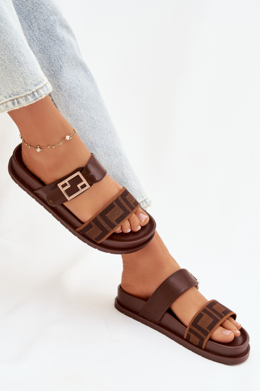 Zapatillas de mujer con hebillas doradas, color marrón