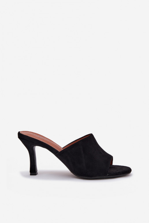 zapatillas de mujer con tacones finosde gamuza ecológicau de color negro Isolia