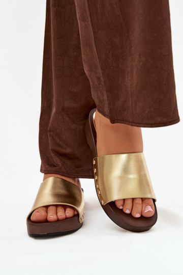 Chanclas de mujer con tachuelas doradas Terissa