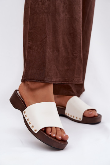 Chanclas de mujer con tachuelas color blanco Terissa