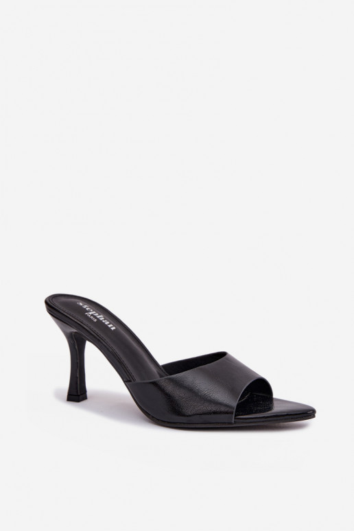 con efecto barniz zapatillas de mujer con tacones de color negro Lirissa