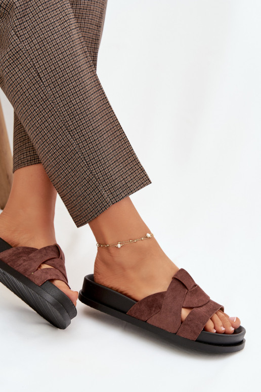 zapatillas de mujer de gamuza ecológicaoAe con rayas marron oscuro Tiene querivessa