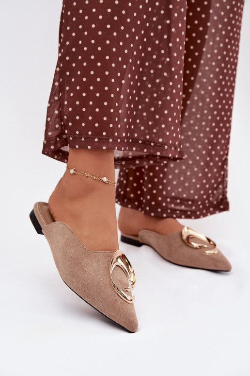 zapatillas de mujer Mule Con decoraciones color doradom Detalem beige Galvella
