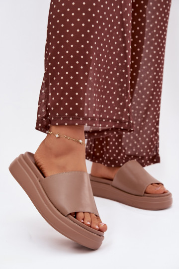 Chanclas color arena con plataforma Tanelisse