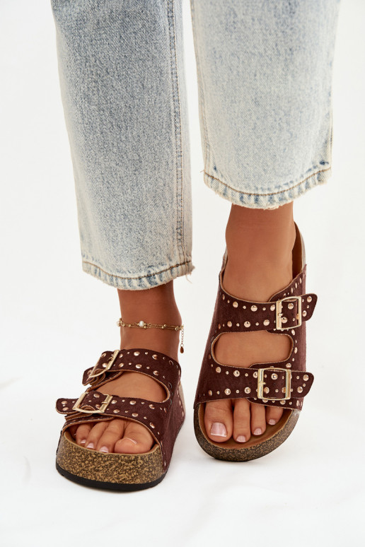 zapatillas de mujer Ze color doradomi con hebillasmi y sementales color marrón Tervina