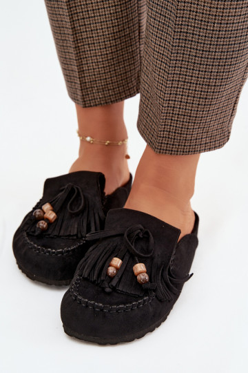zapatillas de mujer Mule con flecos I color coralikami de color negro Belissa
