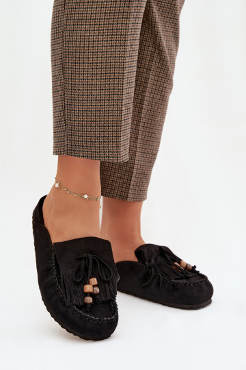 zapatillas de mujer Mule con flecos I color coralikami de color negro Belissa 2