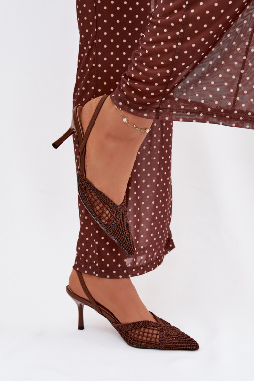 sandalias con elementos calados con tacones finos color marrón Hanelis