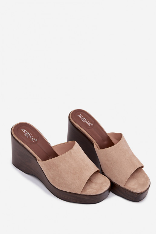 zapatillas de mujer en una cuña beige Ravelia