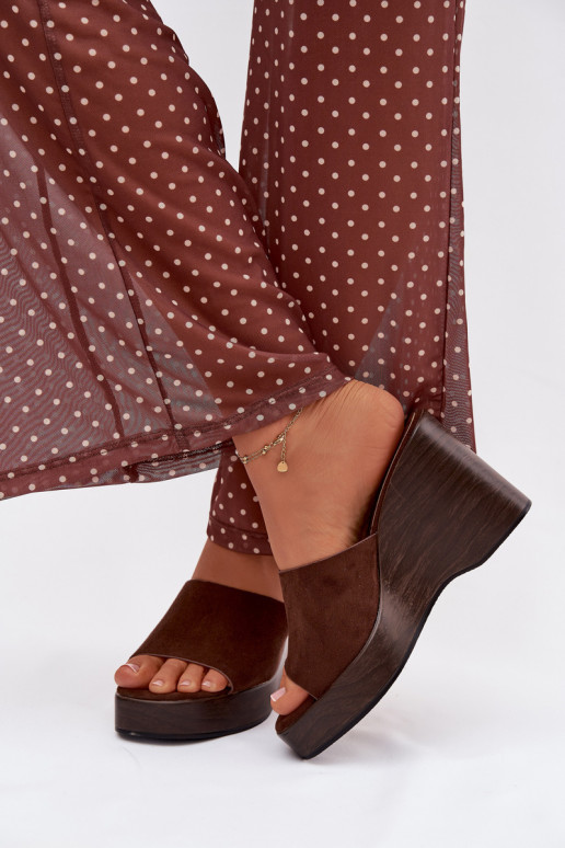 zapatillas de mujer en una cuña CzekoladoAe Ravelia