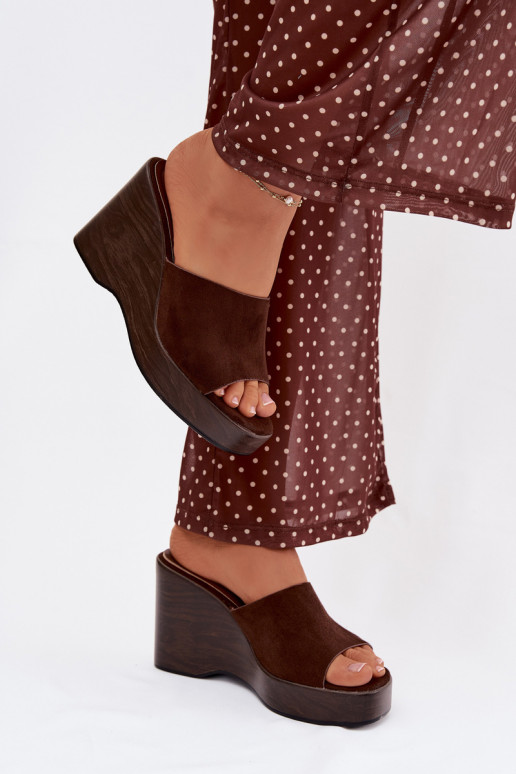 zapatillas de mujer en una cuña CzekoladoAe Ravelia