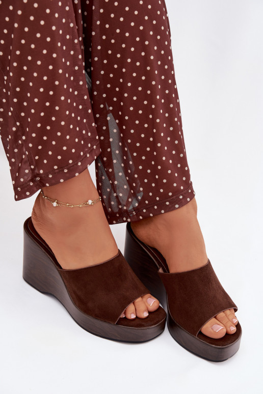 zapatillas de mujer en una cuña CzekoladoAe Ravelia