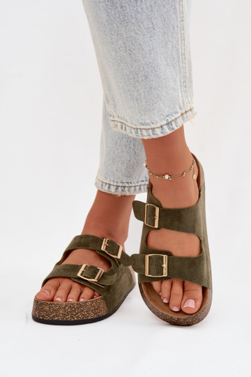 Zapatillas de mujer "Tovessa" en color verde con plataforma y hebillas doradas 2