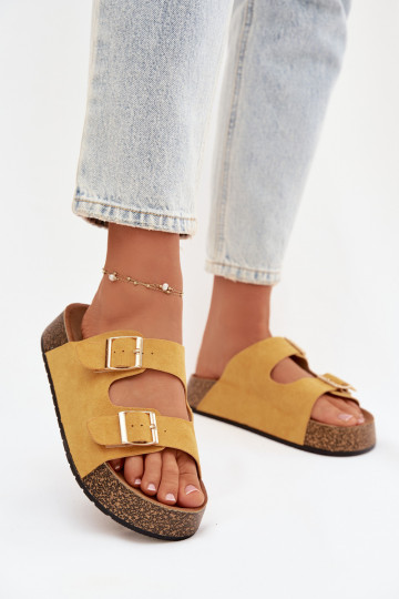 Zapatillas de mujer "Tovessa" en color amarillo con plataforma y hebillas doradas 2