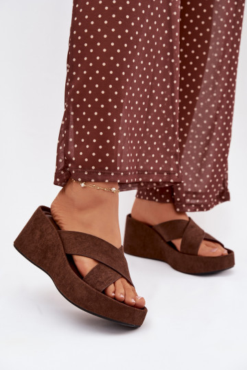 zapatillas de mujer en una cuñade gamuza ecológicau CzekoladoAe Calorine 2