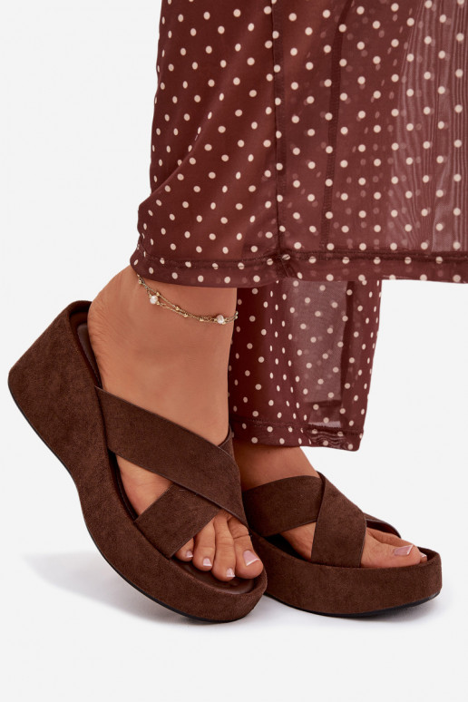 zapatillas de mujer en una cuñade gamuza ecológicau CzekoladoAe Calorine