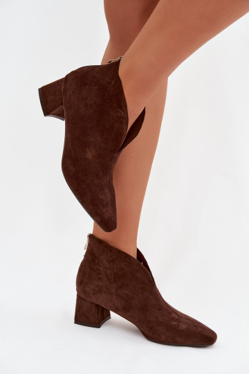 Botas altas Darlisse color chocolate para mujer con bordado