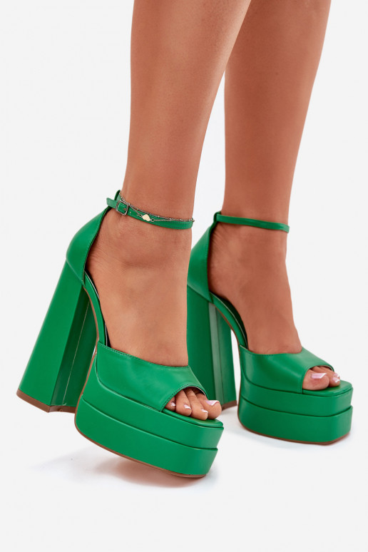 Sandalias de tacón alto para mujer. y plataforma color verde Beloria