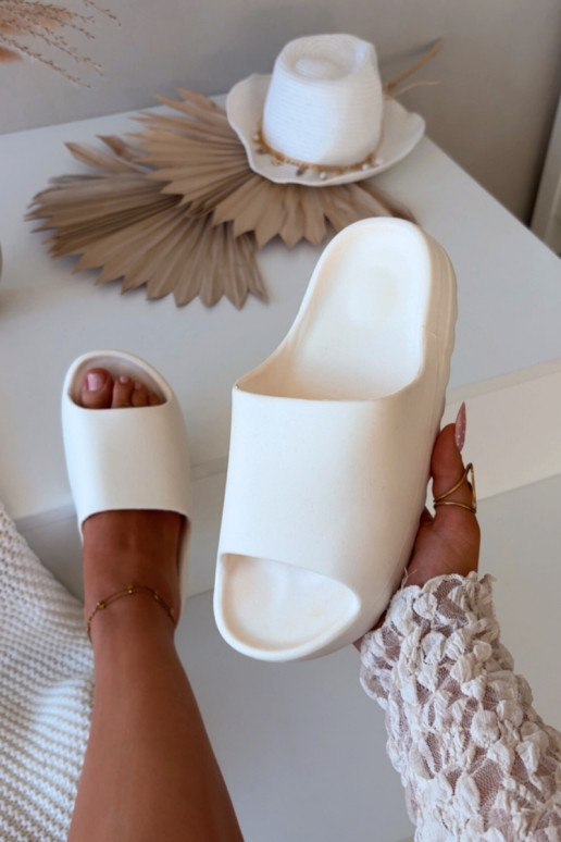 Zapatillas color marfil para mujer Olyria con plataforma