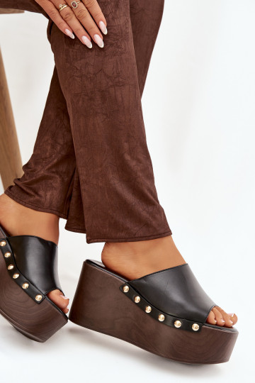 Chanclas de mujer con plataforma y tachuelas color negro Taireline