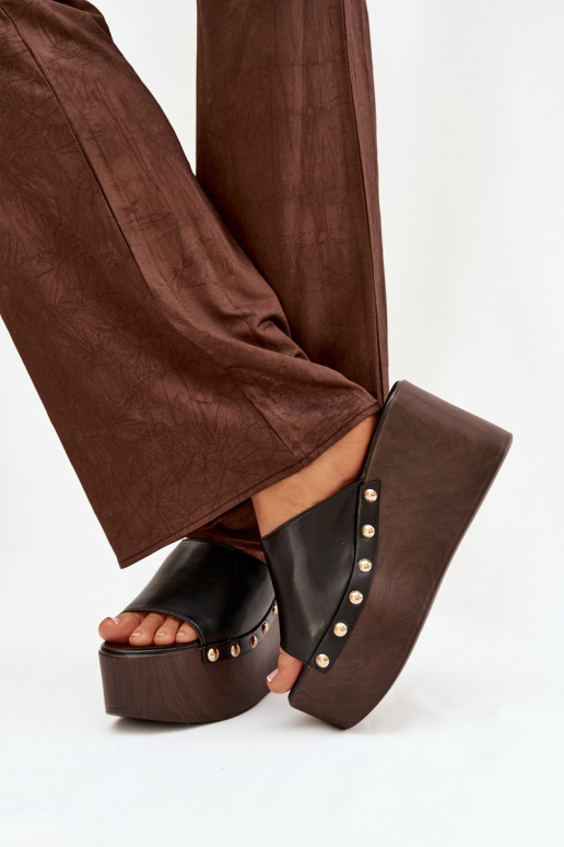 Chanclas de mujer con plataforma y tachuelas color negro Taireline