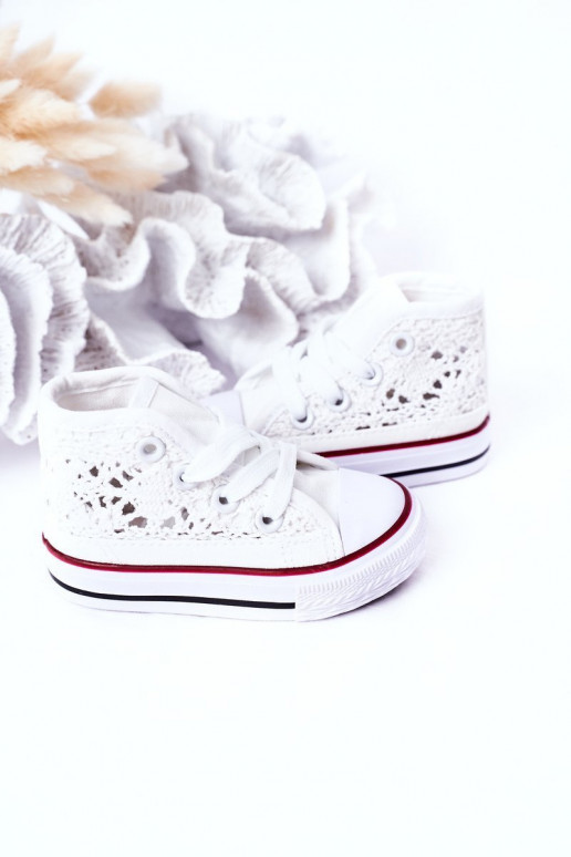 Zapatos infantiles con suela. con encaje el color blanco Roly-Poly