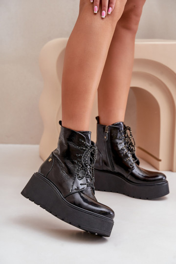 Piel con efecto barniz Botas con una plataforma I Koturnie Tiene queciejka 06762-01 de color negro 2