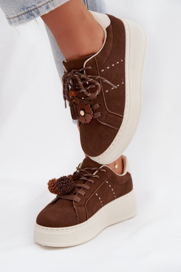 Zapatillas deportivas de plataforma Corinna color chocolate para mujer con pompones decorativos