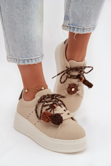 Zapatillas deportivas de plataforma Corinna color arena para mujer con pompones decorativos