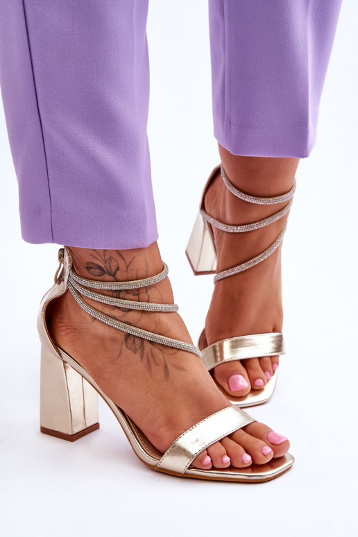 sandalias de moda con ojos centelleantes color dorado Carma