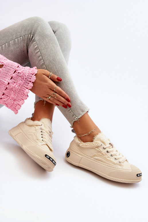 Femenino Zapatillas modelo zapatos. GOE NN2N4060 beige