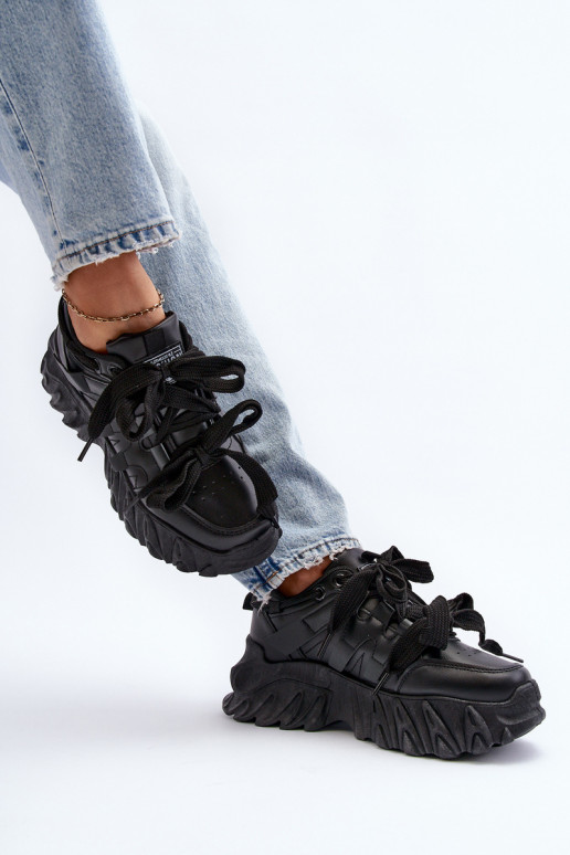 Zapatillas modelo zapatos. Femenino con suelas masivas de moda de color negro Ellerai