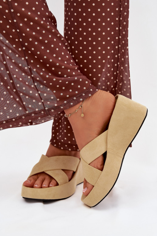 Zapatillas de mujer "Calorine" en color amarillo de ante sintético con plataforma