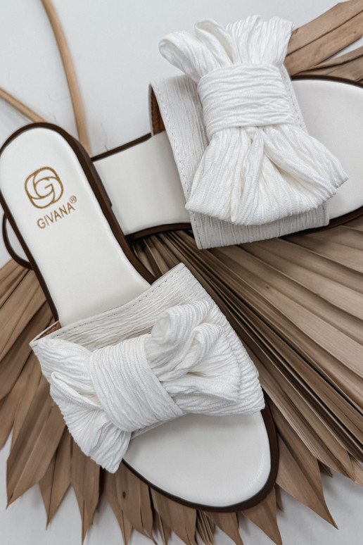 zapatillas de mujer con tacones anchos con cintas el color blanco Amivelle