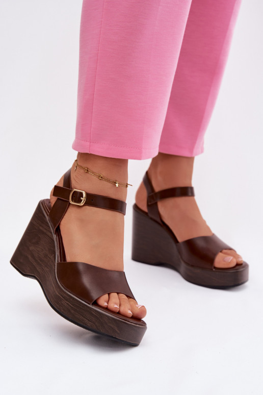 Sandalias de mujer en una cuña Eko Piel CzekoladoAe Parilisse
