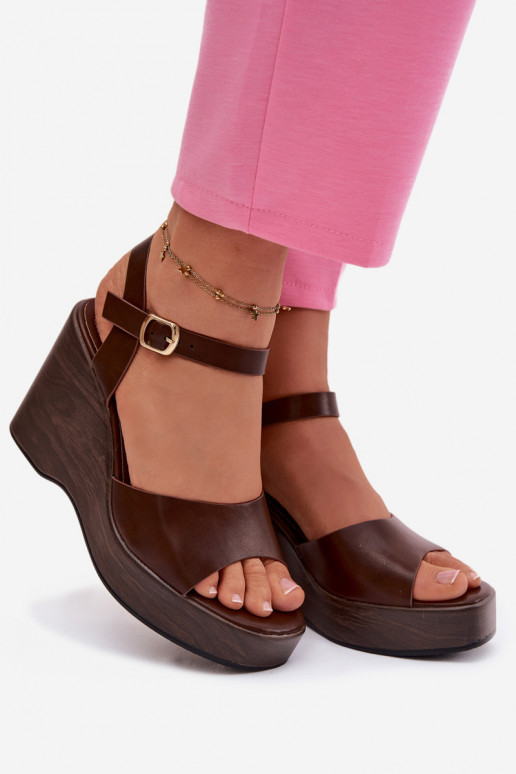 Sandalias de mujer en una cuña Eko Piel CzekoladoAe Parilisse