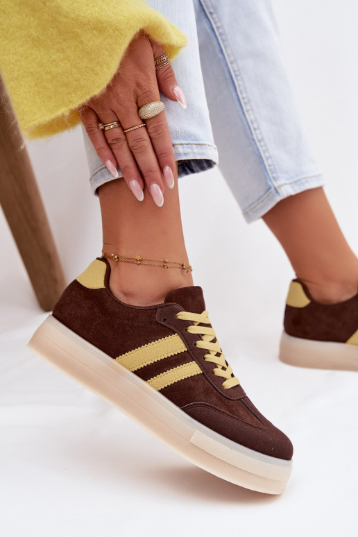 Zapatillas modelo zapatos. Femenino con una plataforma CzekoladoAe Giselia