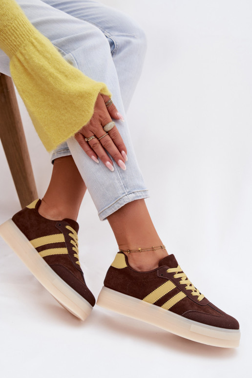 Zapatillas modelo zapatos. Femenino con una plataforma CzekoladoAe Giselia