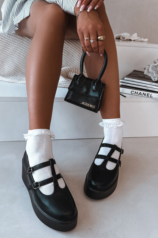 zapatos Femenino en una cuña con rayas de color negro Jesivelle