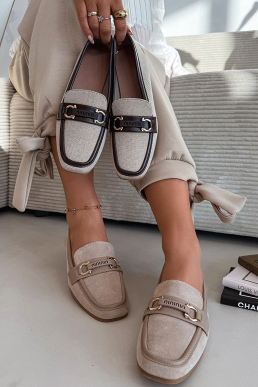 Mocasines de mujer color arena con elementos decorativos "Evelora"