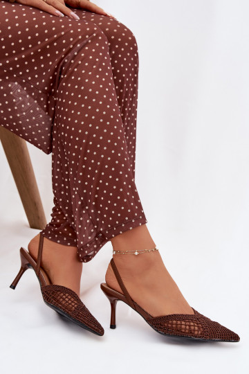Sandalias "Hanelis" color marrón con elementos de encaje y tacones delgados