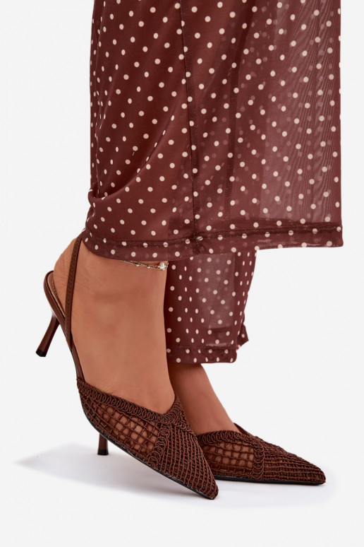 Sandalias "Hanelis" color marrón con elementos de encaje y tacones delgados